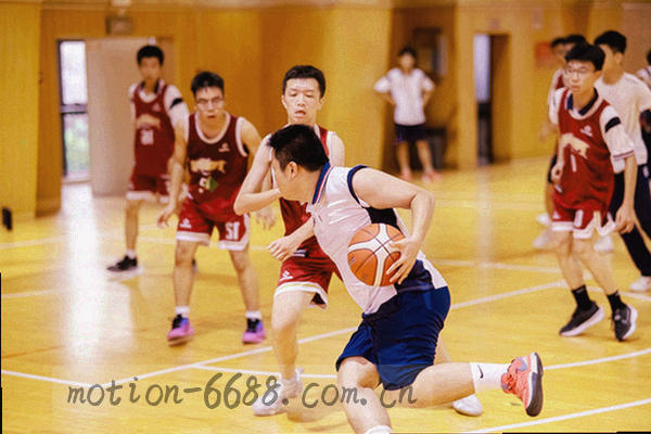 焕新版抽象界面，红黑主色配动感线条